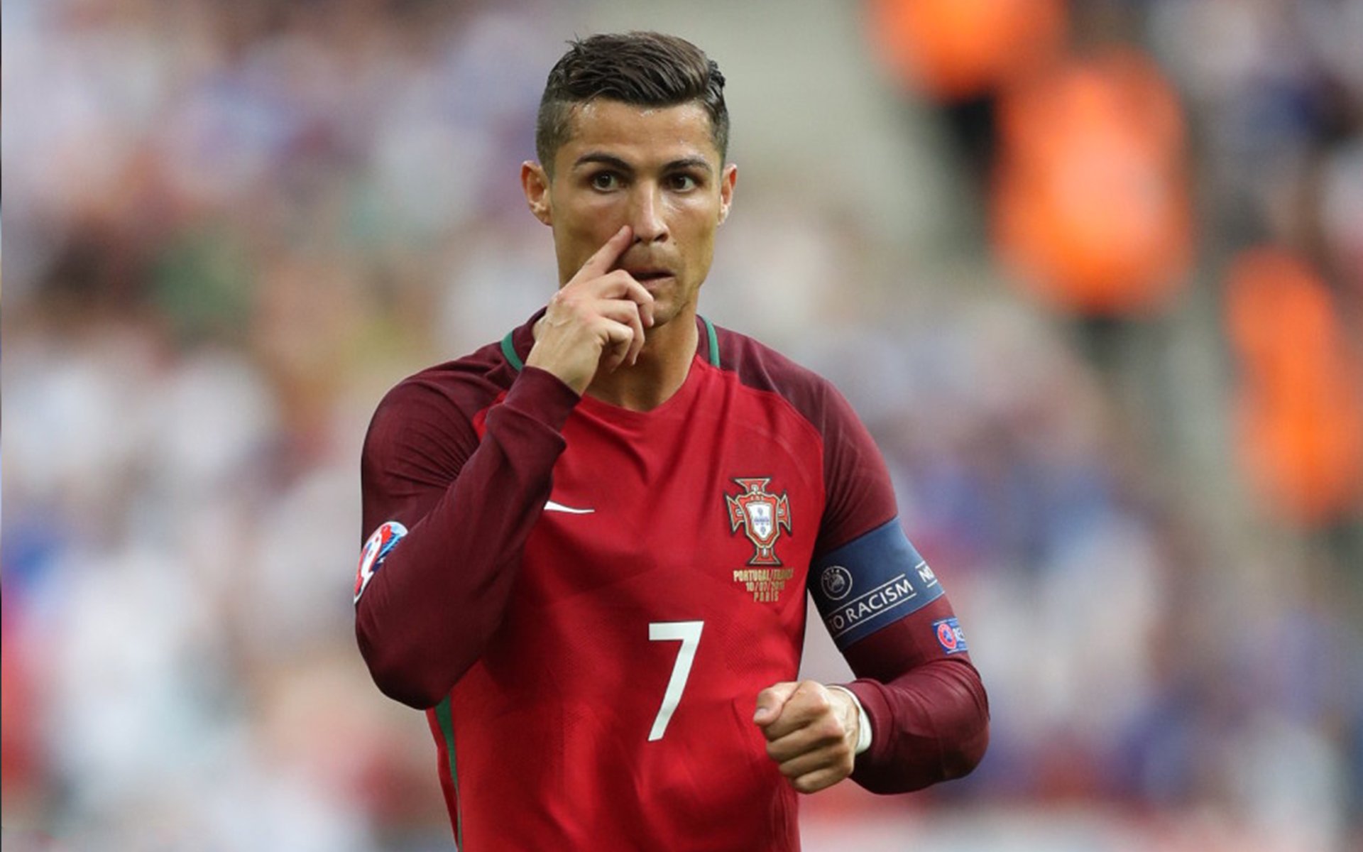 开云平台-球迷“疯狂打call”背后的文化现象探讨，球迷文化什么意思